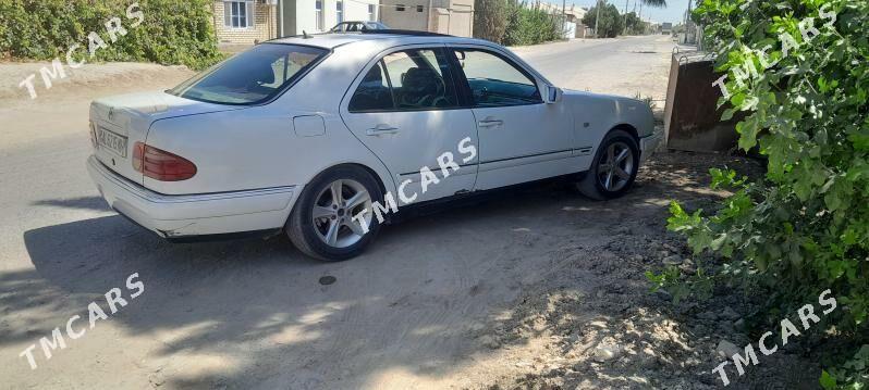 Mercedes-Benz 300E 1998 - 65 000 TMT - Mary - img 5