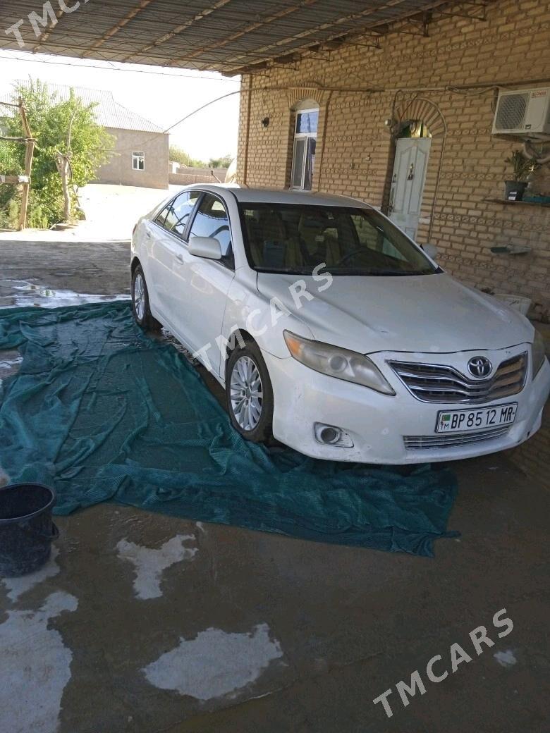 Toyota Camry 2010 - 130 000 TMT - Ёлётен - img 3