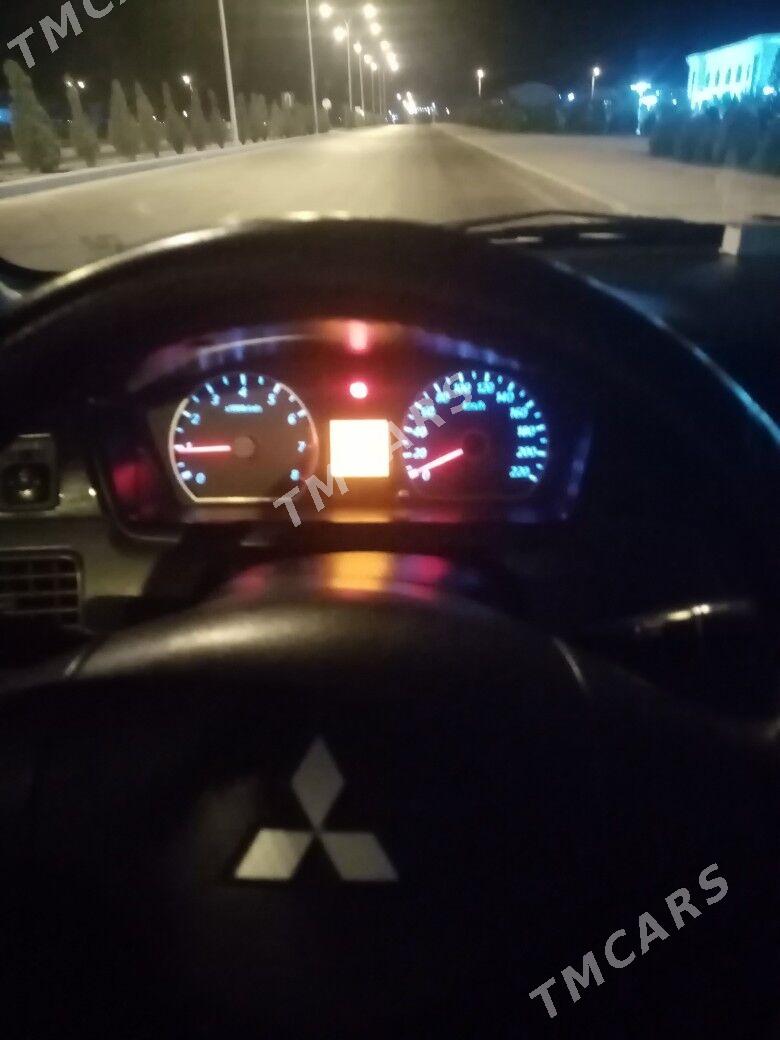 Mitsubishi Lancer 2010 - 95 000 TMT - Balkanabat - img 3