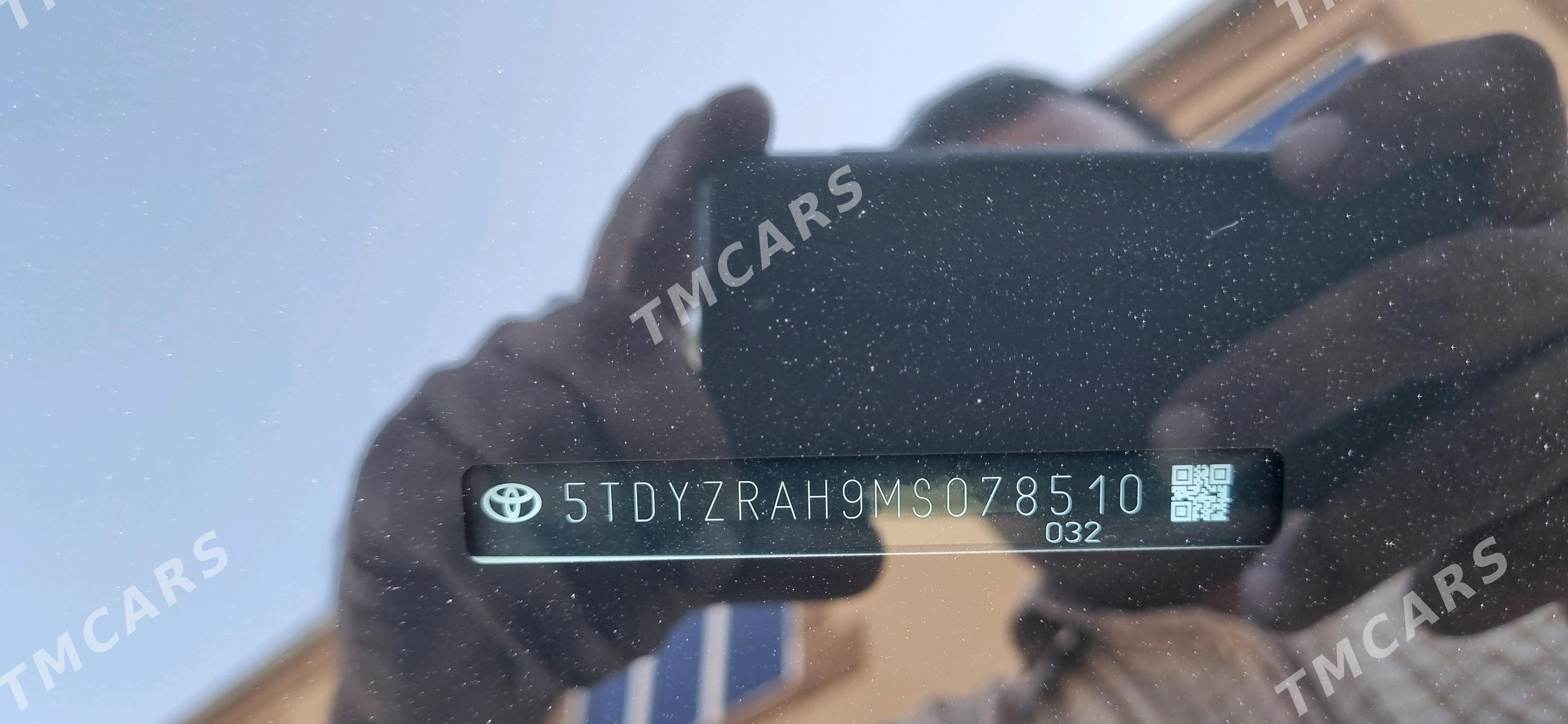 Toyota Highlander 2021 - 686 000 TMT - Байрамали - img 3