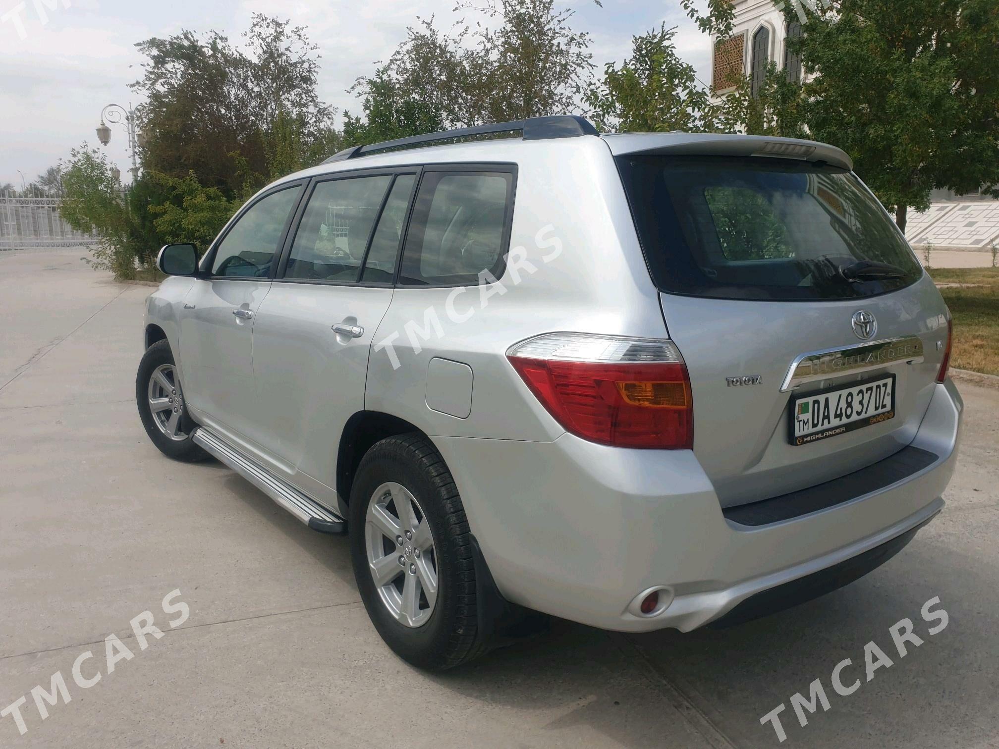 Toyota Highlander 2010 - 300 000 TMT - Дашогуз - img 4