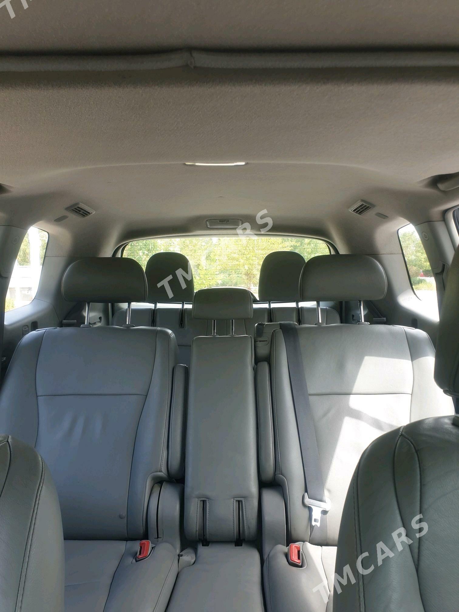 Toyota Highlander 2010 - 300 000 TMT - Дашогуз - img 7