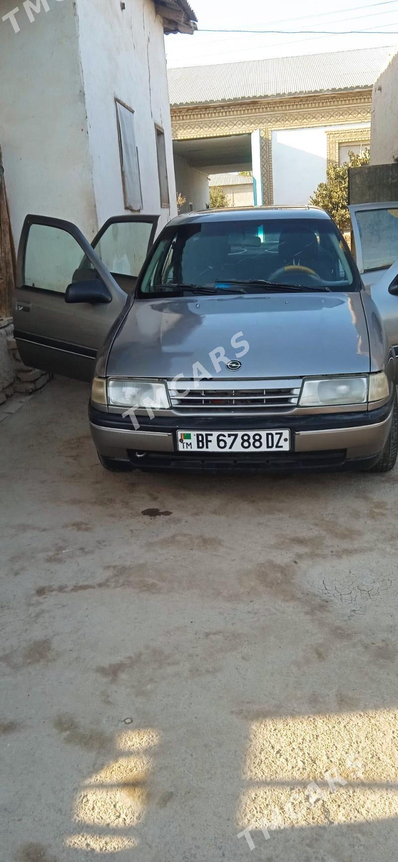 Opel Vectra 1992 - 40 000 TMT - Гурбансолтан Едже - img 3