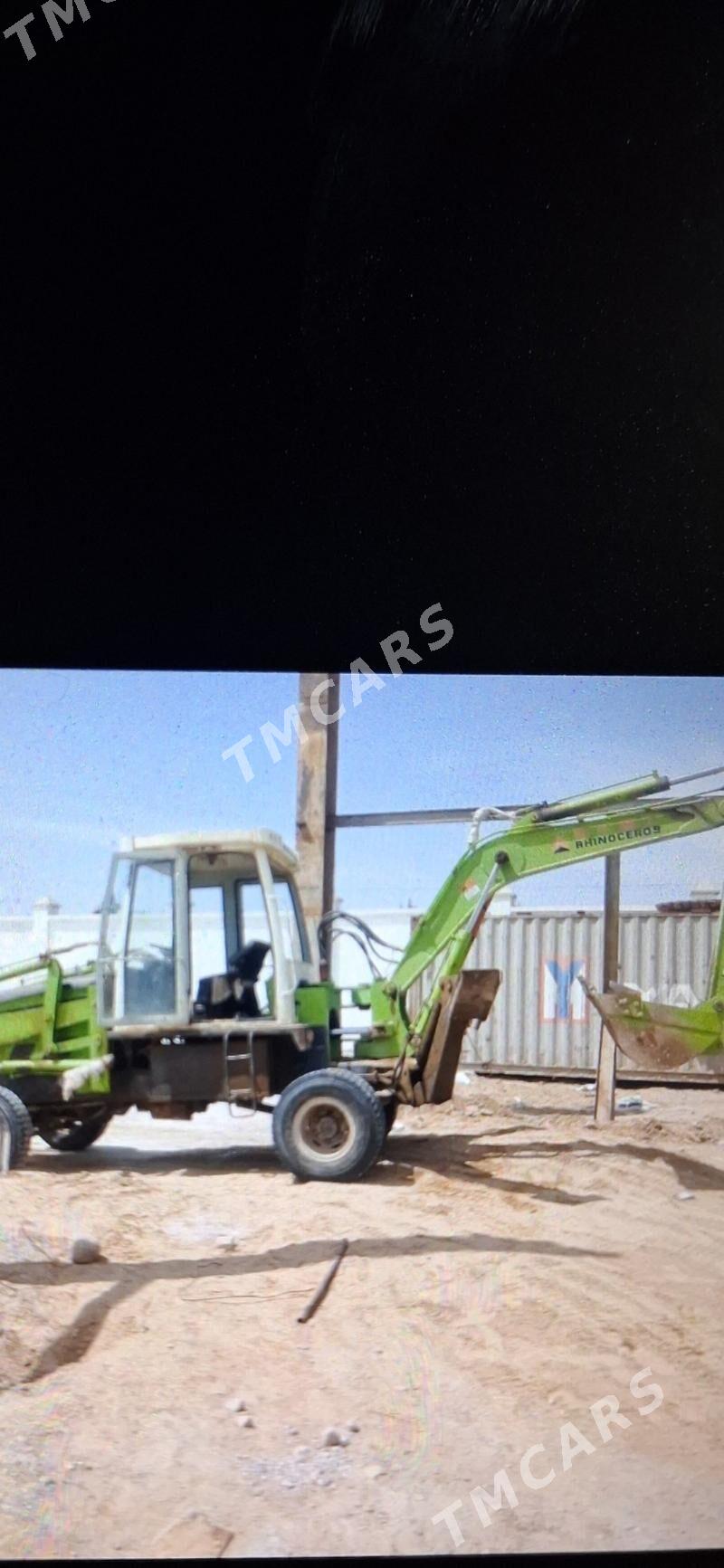 JCB 3CX ECO 2012 - 520 000 TMT - Балканабат - img 2