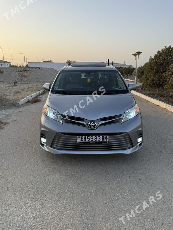 Toyota Sienna 2018 - 450 000 TMT - Balkanabat - img 3