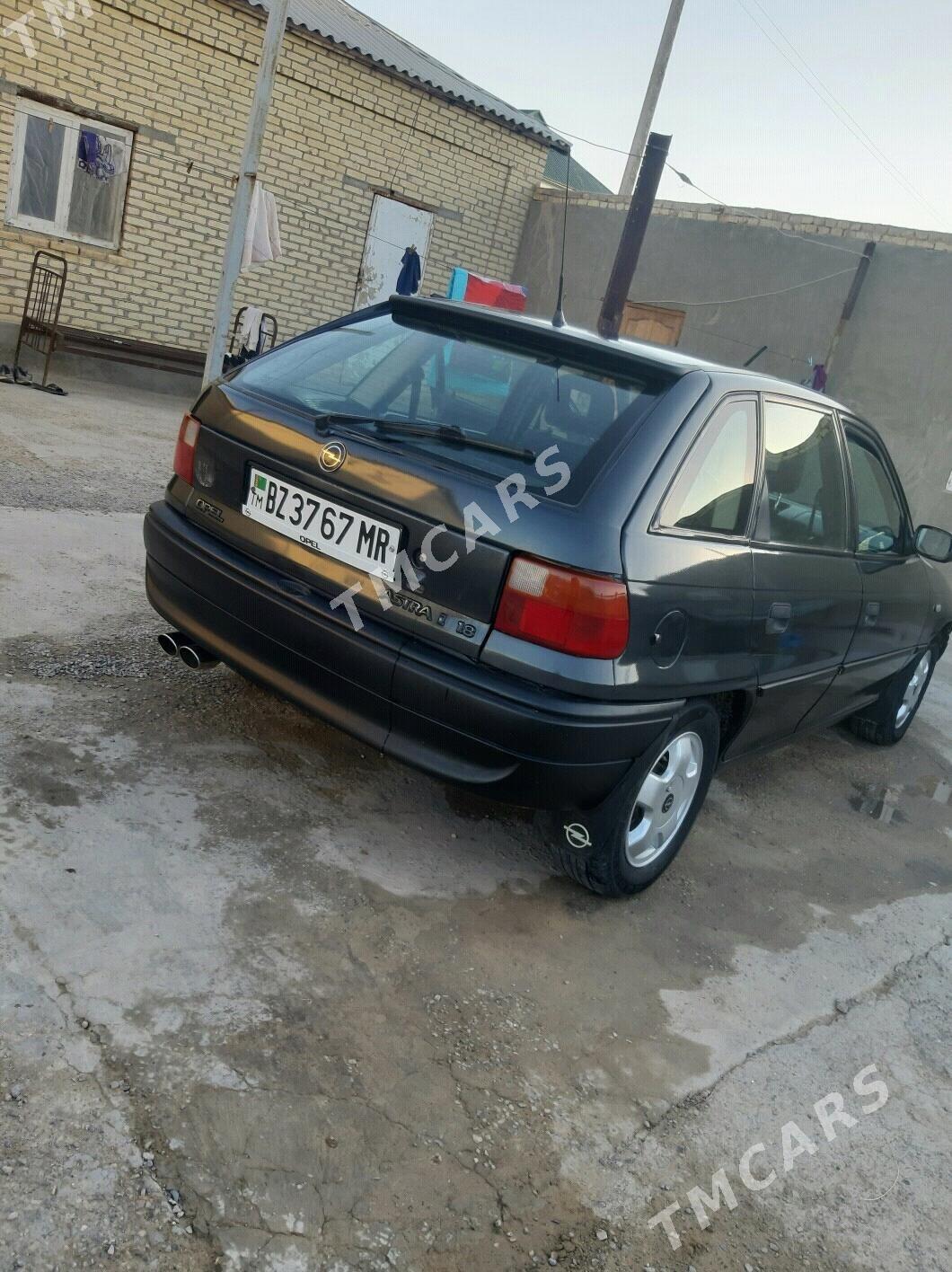 Opel Astra 1997 - 45 000 TMT - Шатлык - img 3