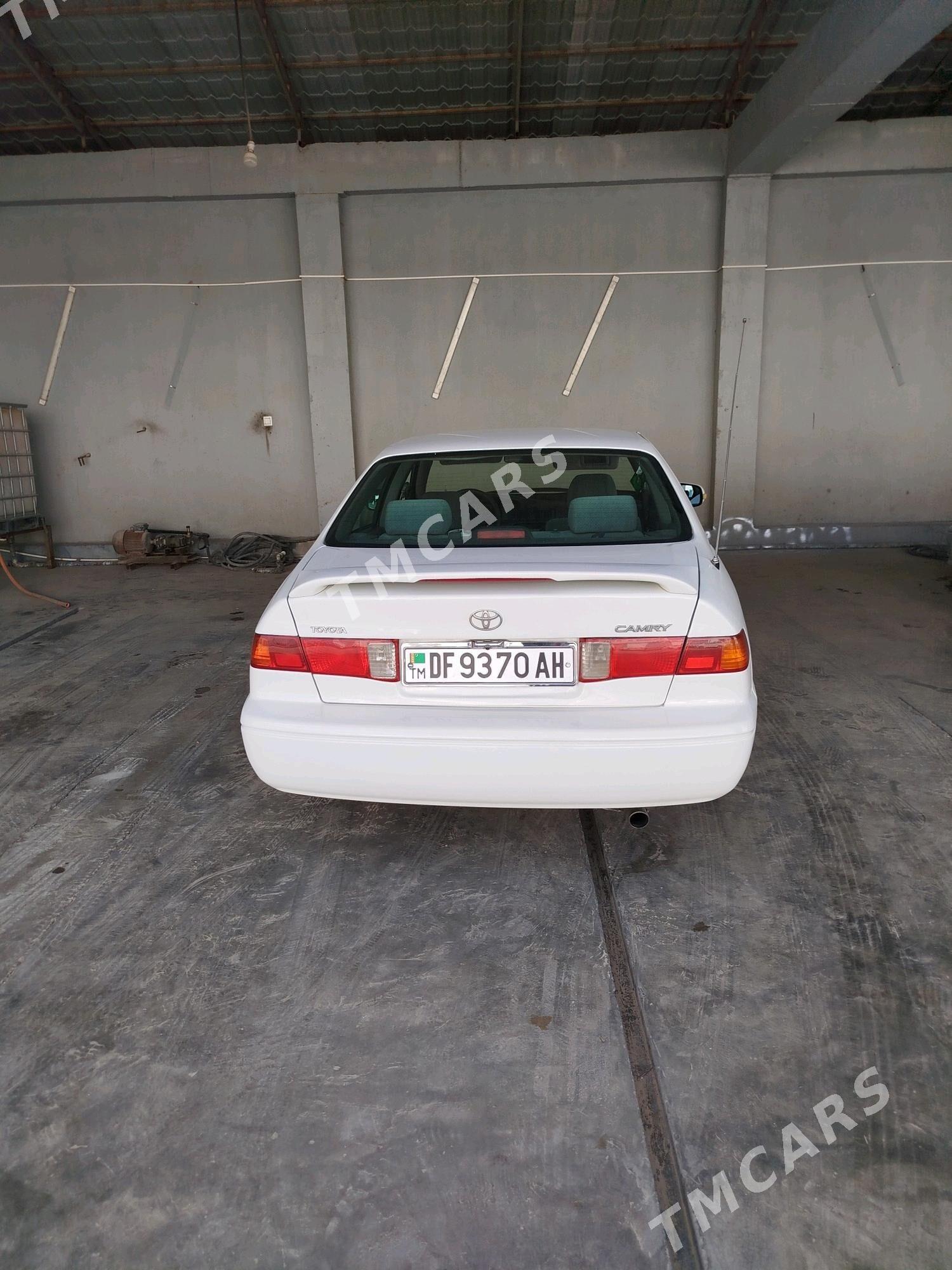 Toyota Camry 2001 - 125 000 TMT - Анев - img 9