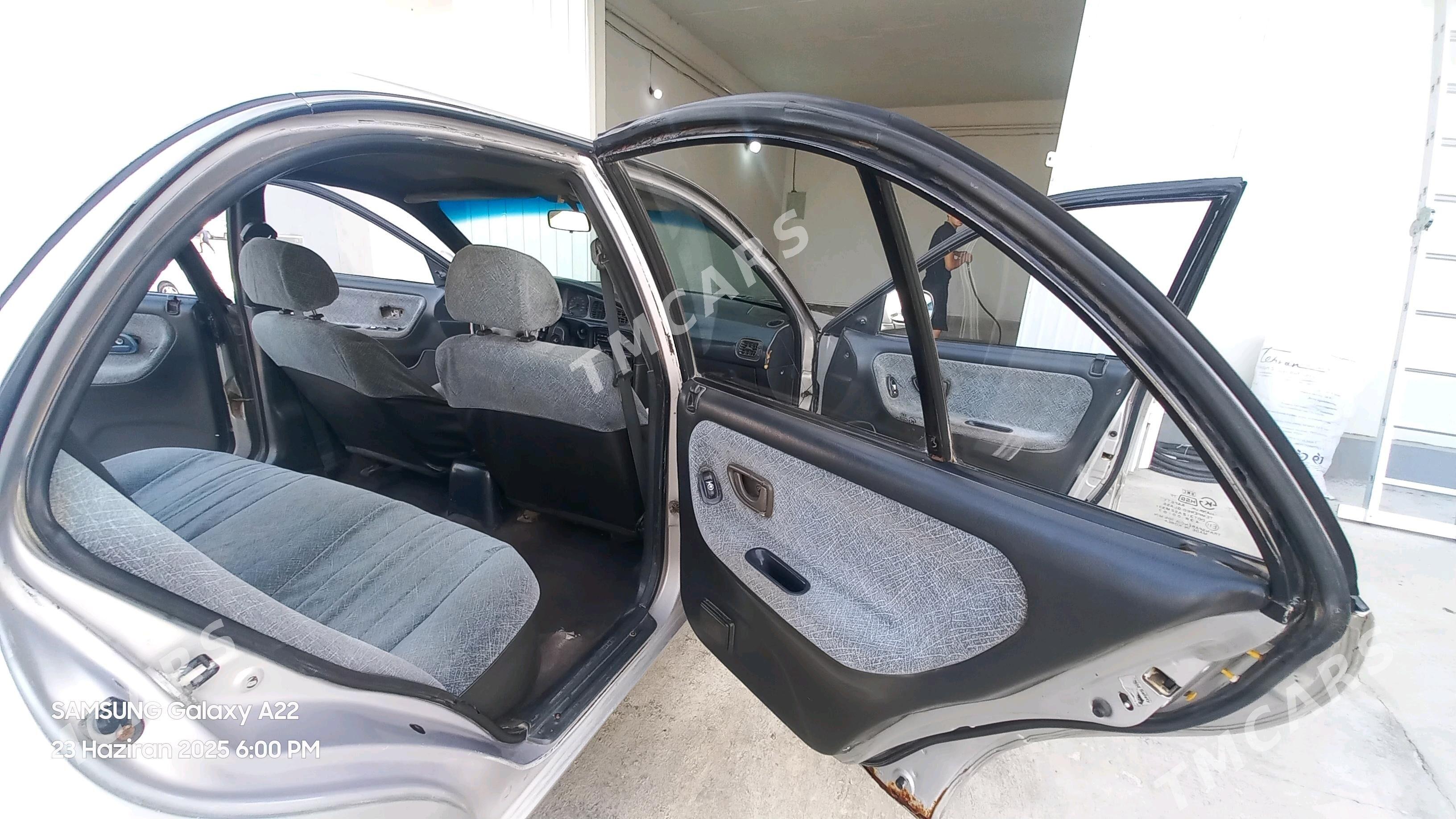 Hyundai Elantra 1995 - 25 000 TMT - Мары - img 7