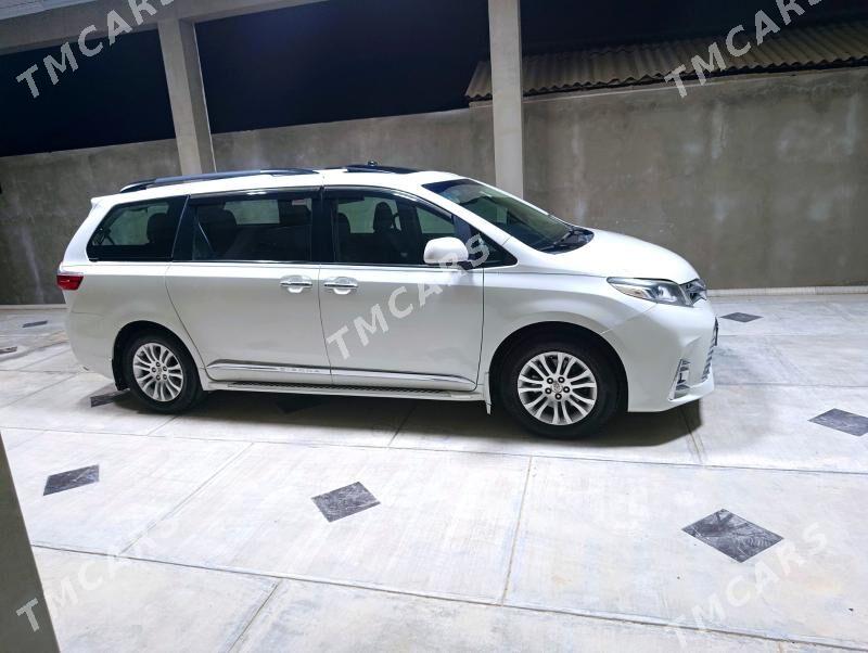 Toyota Sienna 2016 - 420 000 TMT - Балканабат - img 8