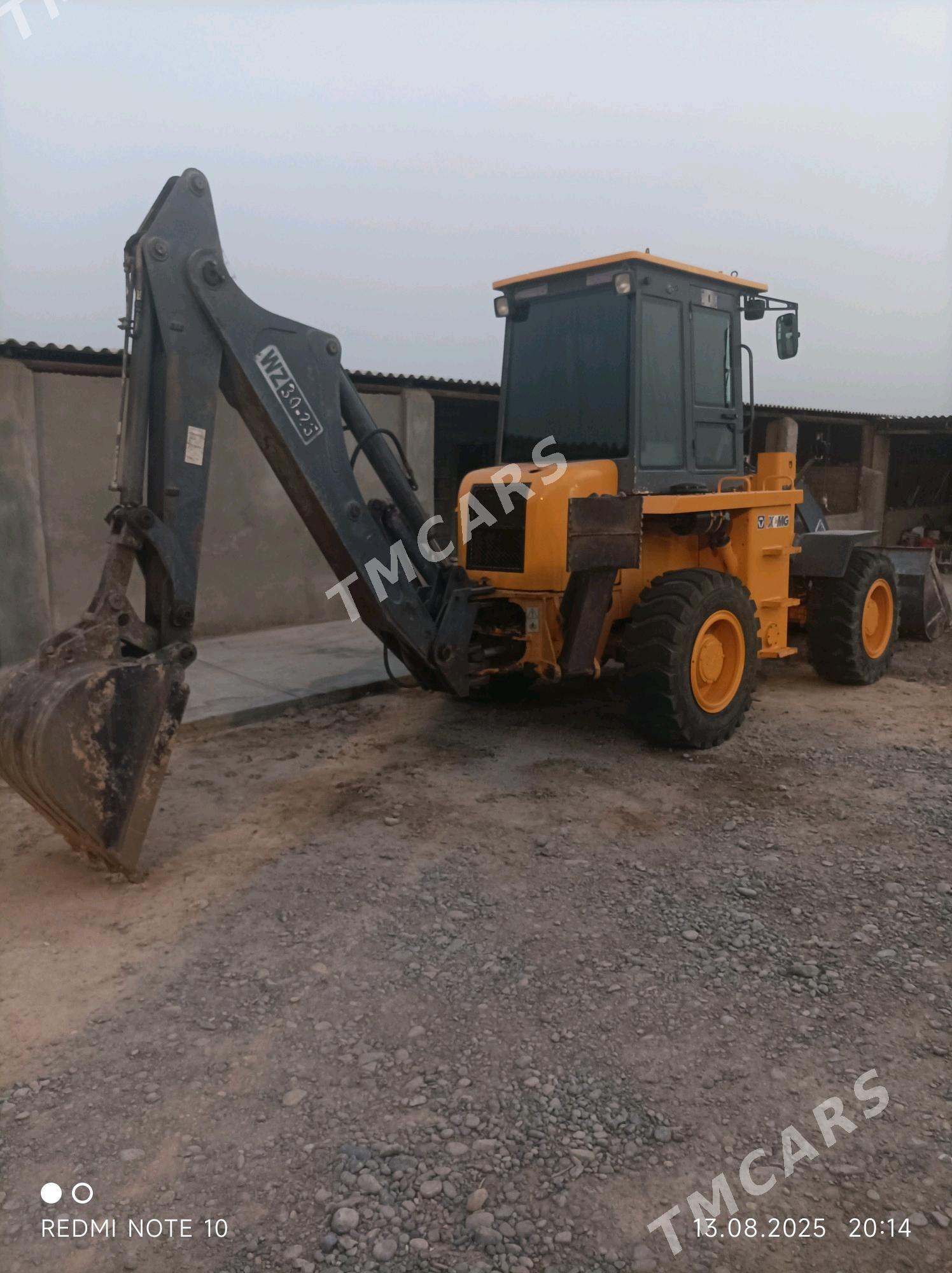 JCB 4CX ECO 2011 - 235 000 TMT - Яшлык - img 3