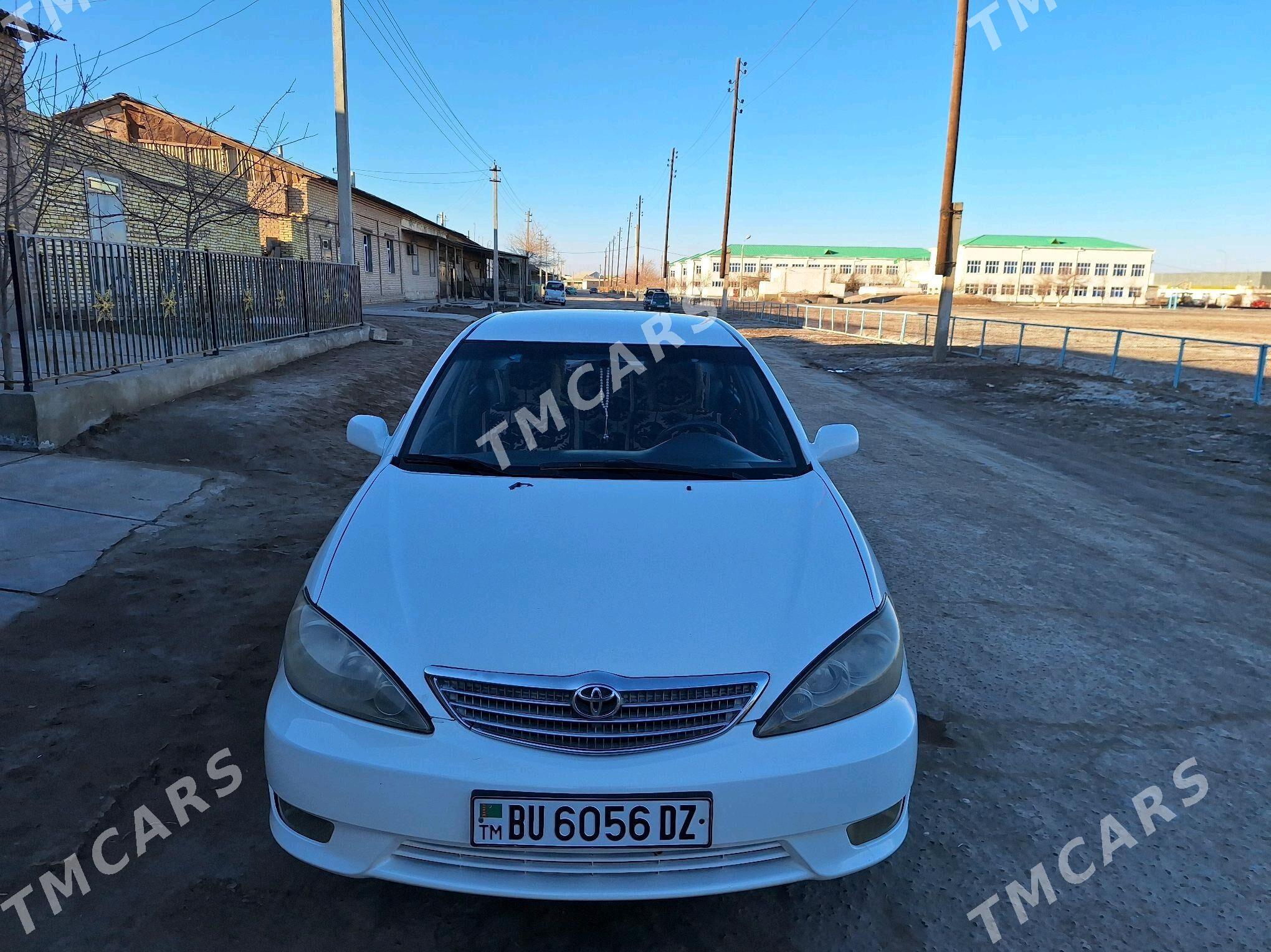 Toyota Camry 2002 - 140 000 TMT - Дашогуз - img 4