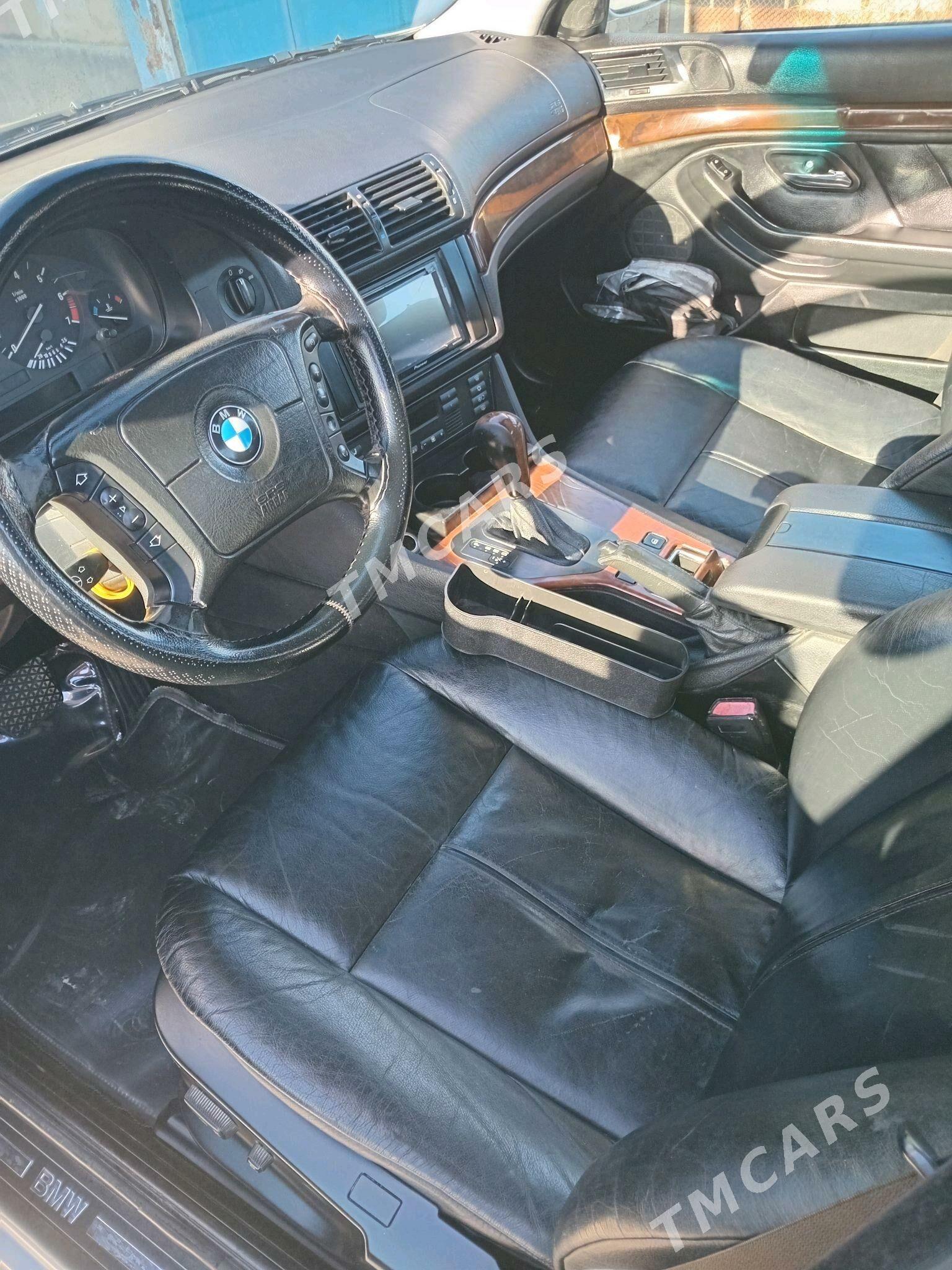 BMW E39 2003 - 130 000 TMT - Гызыларбат - img 3