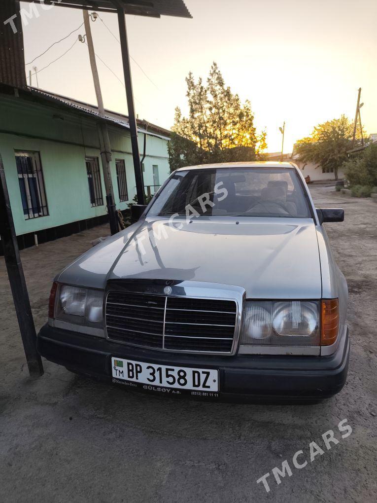 Mercedes-Benz E-Class 1993 - 22 000 TMT - Daşoguz - img 3