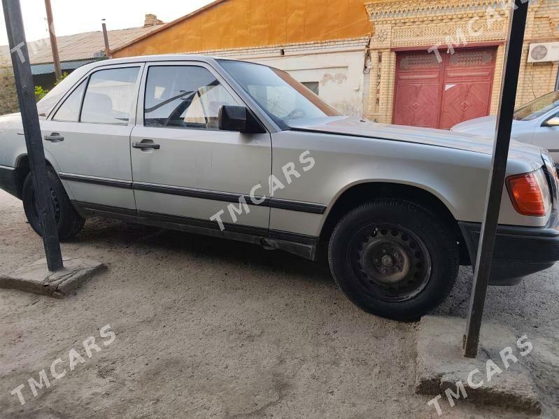 Mercedes-Benz E-Class 1993 - 22 000 TMT - Daşoguz - img 6