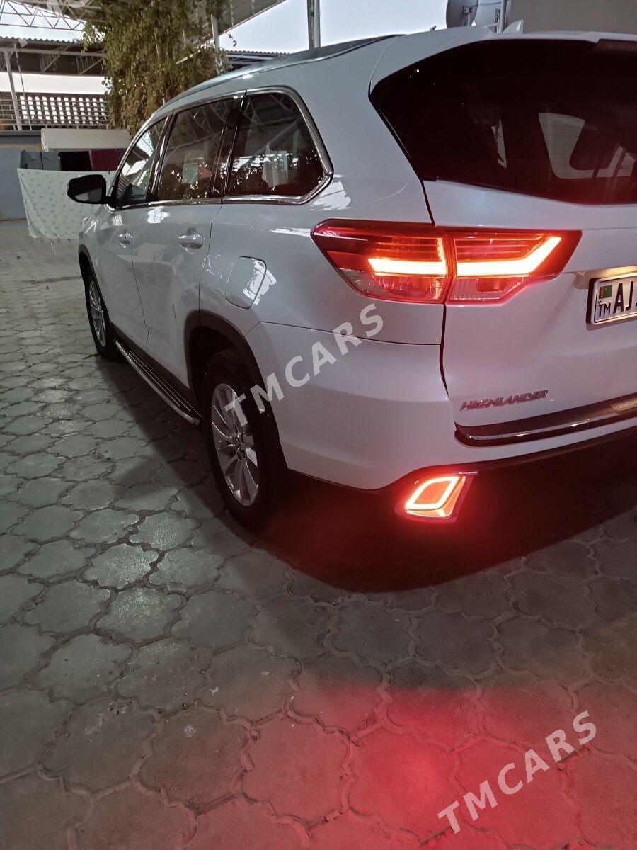 Toyota Highlander 2019 - 460 000 TMT - Теджен - img 5