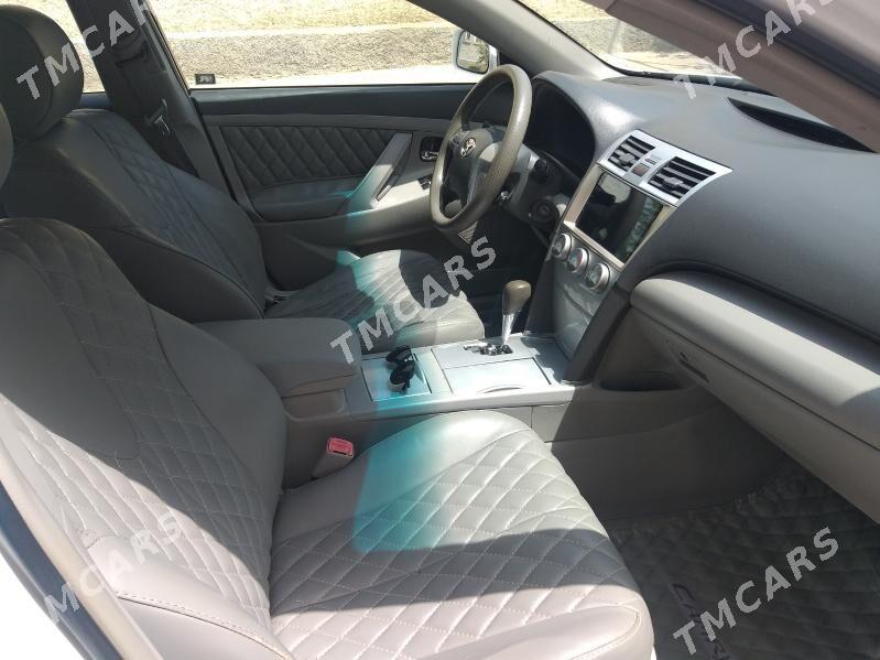 Toyota Camry 2011 - 180 000 TMT - Ким район - img 10