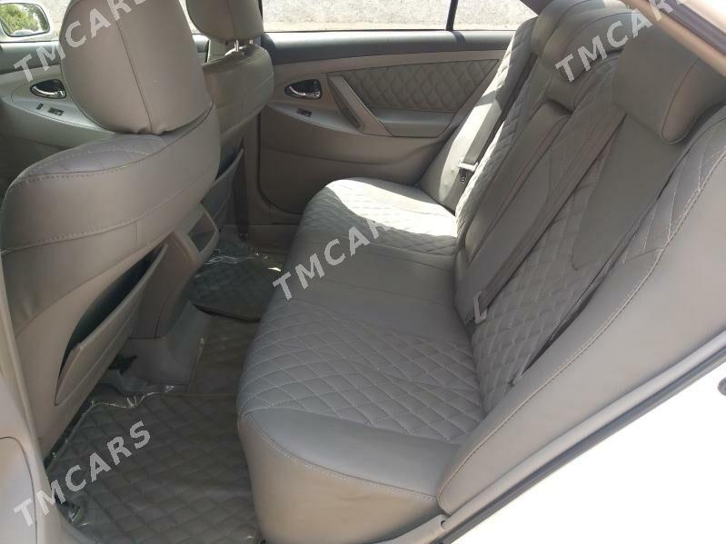 Toyota Camry 2011 - 180 000 TMT - Ким район - img 9