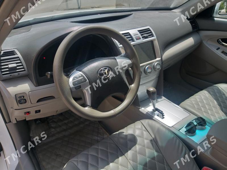 Toyota Camry 2011 - 180 000 TMT - Ким район - img 5