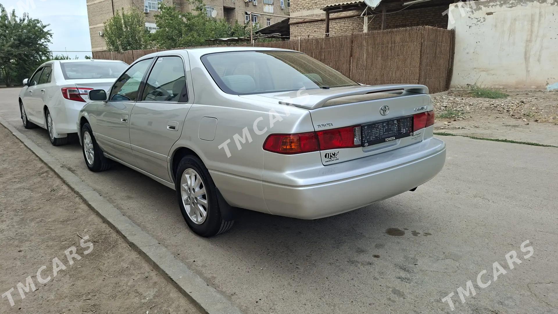 Toyota Camry 2001 - 160 000 TMT - Дашогуз - img 8