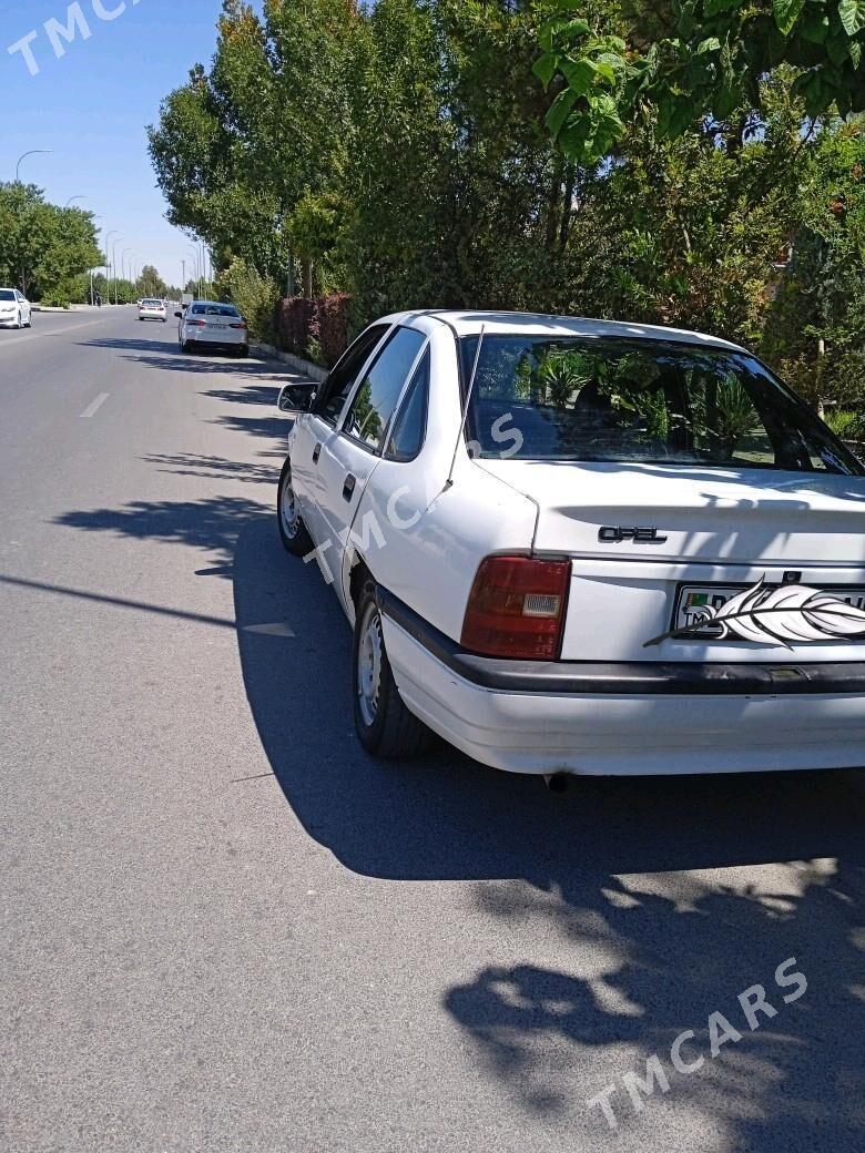 Opel Vectra 1992 - 26 000 TMT - Ак-Бугдайский этрап - img 2