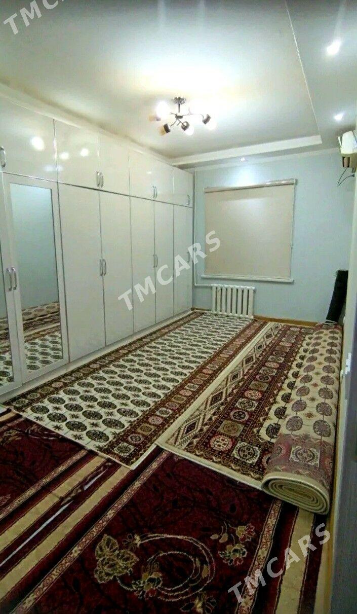 Gowdan W Ýubileýni 2 uly 1kiçi - Гаудан "В" - img 2
