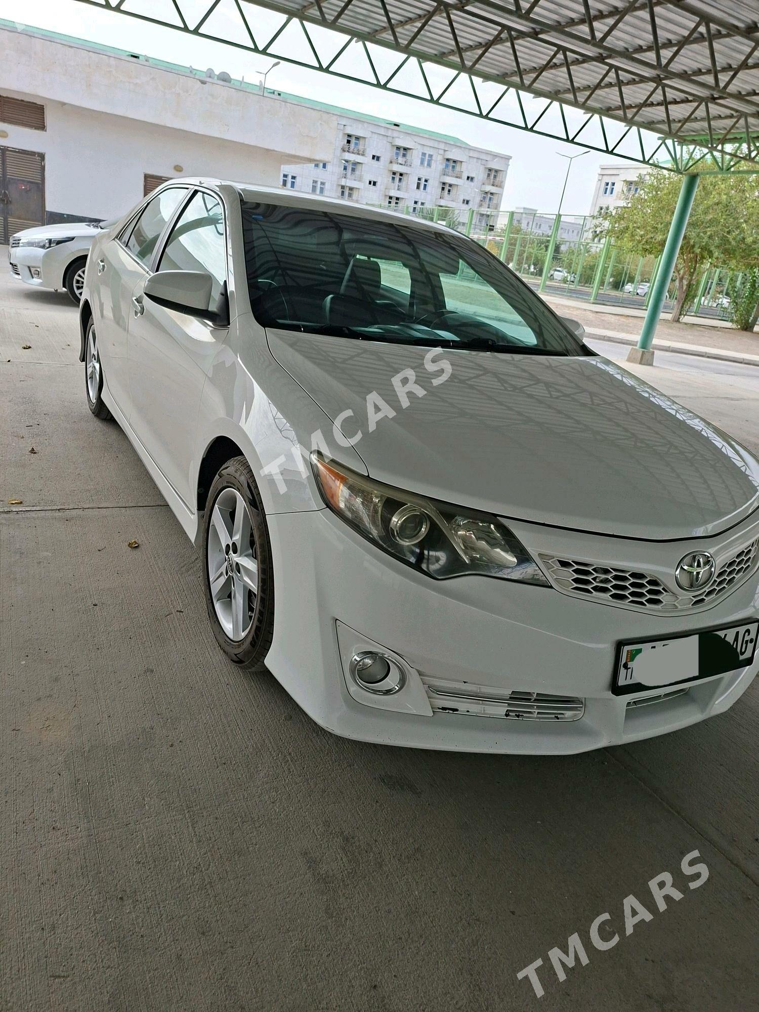 Toyota Camry 2014 - 280 000 TMT - Кëши - img 2
