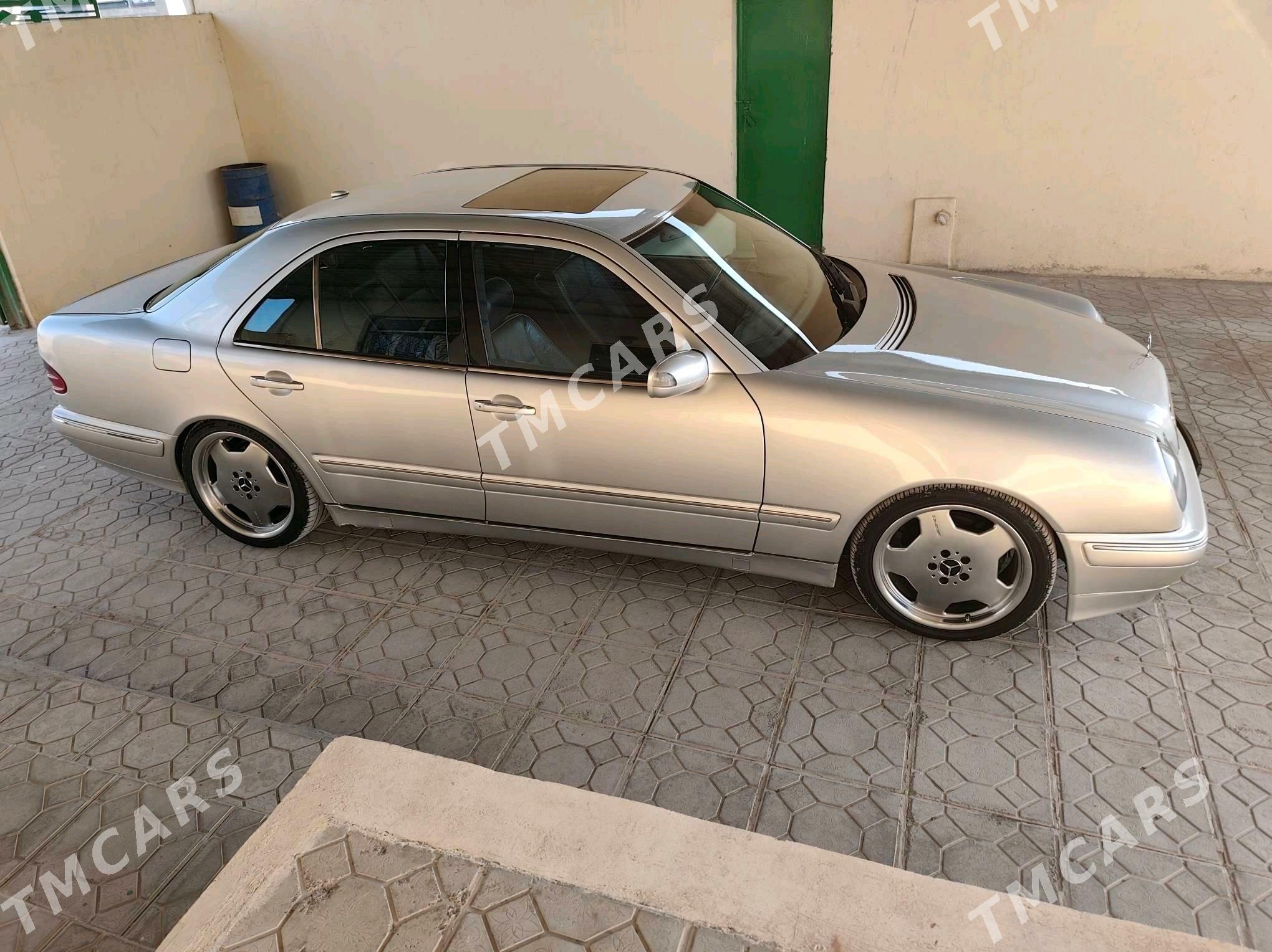 Mercedes-Benz E430 2000 - 115 000 TMT - Gyzylarbat - img 3