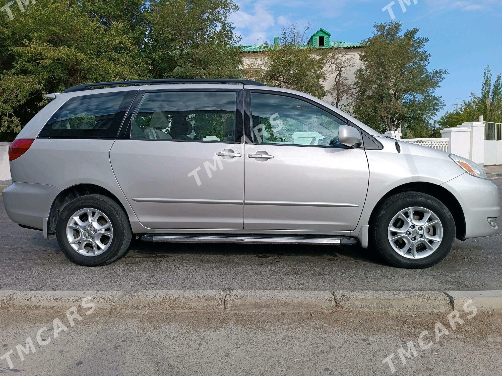 Toyota Sienna 2004 - 218 000 TMT - Türkmenbaşy - img 2