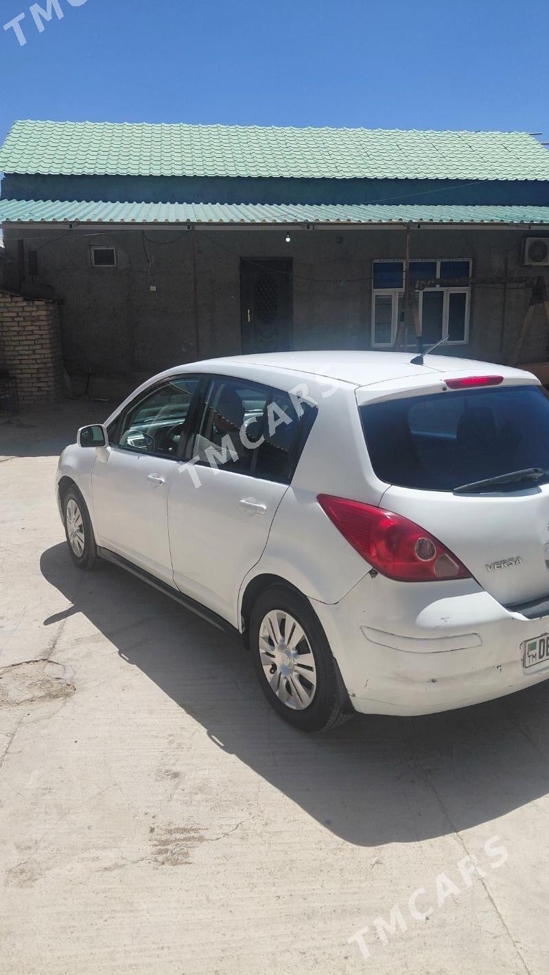 Nissan Versa 2012 - 120 000 TMT - Ак-Бугдайский этрап - img 1