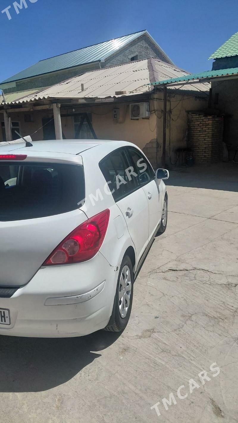 Nissan Versa 2012 - 120 000 TMT - Ак-Бугдайский этрап - img 4