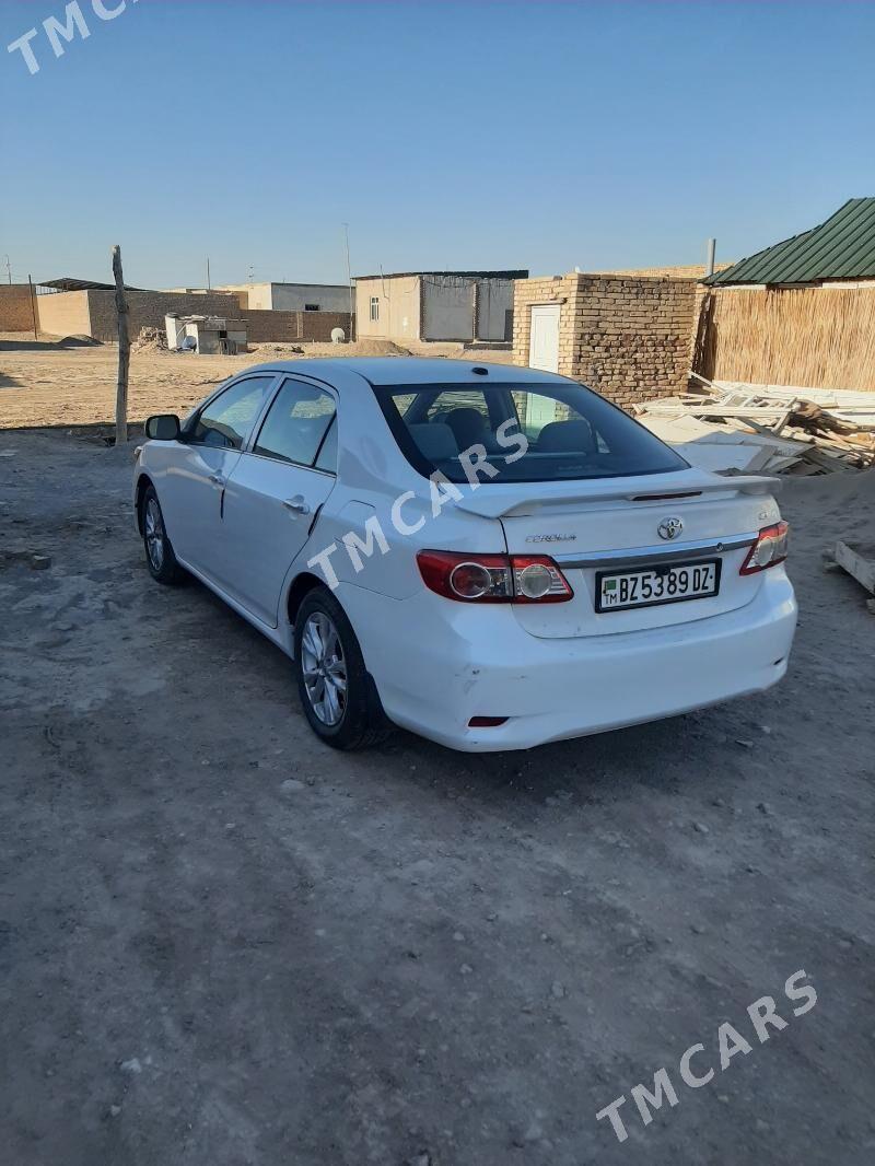 Toyota Corolla 2012 - 152 000 TMT - Дашогуз - img 3