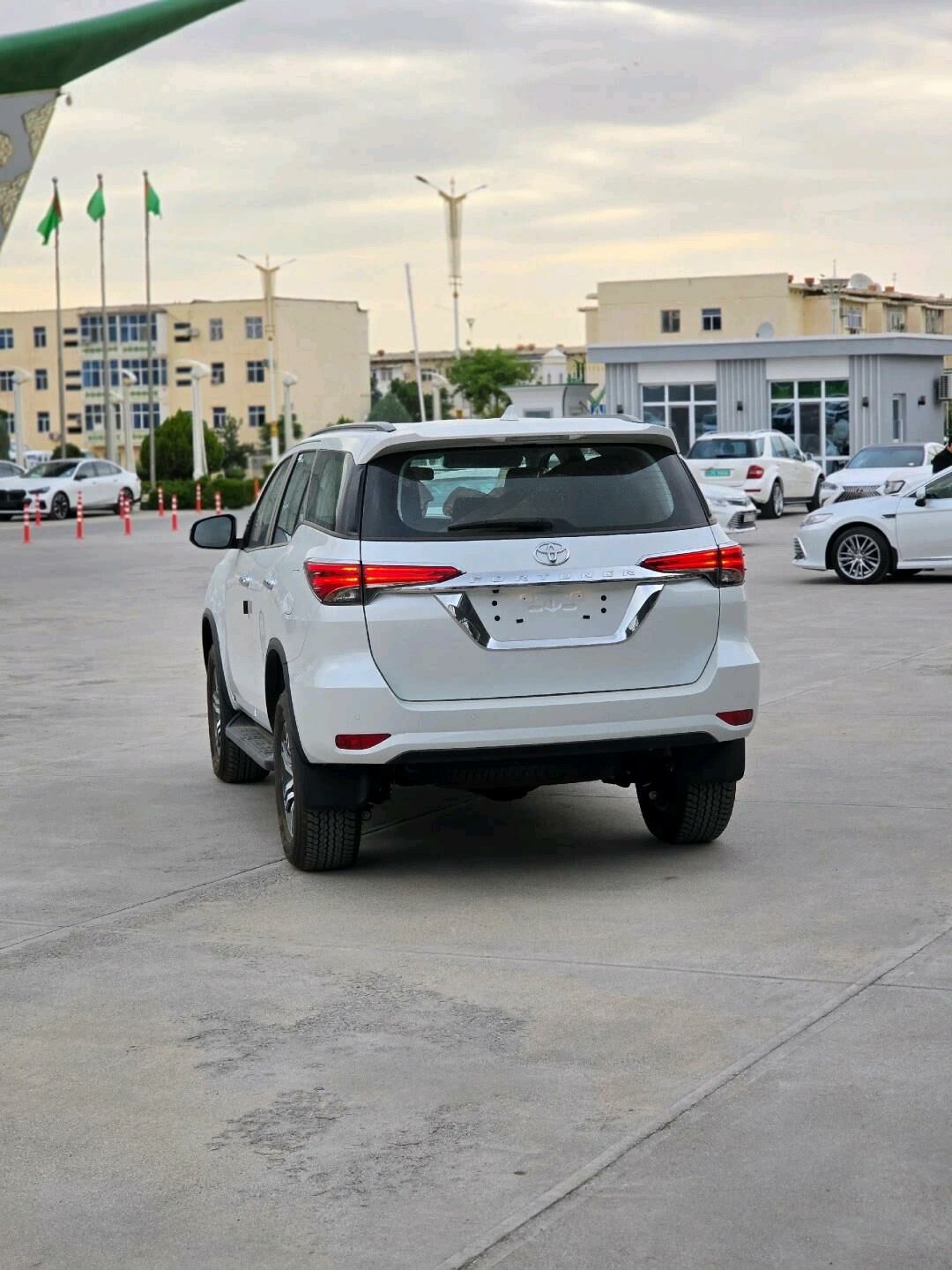 Toyota Fortuner 2024 - 660 000 TMT - 11 mkr - img 3