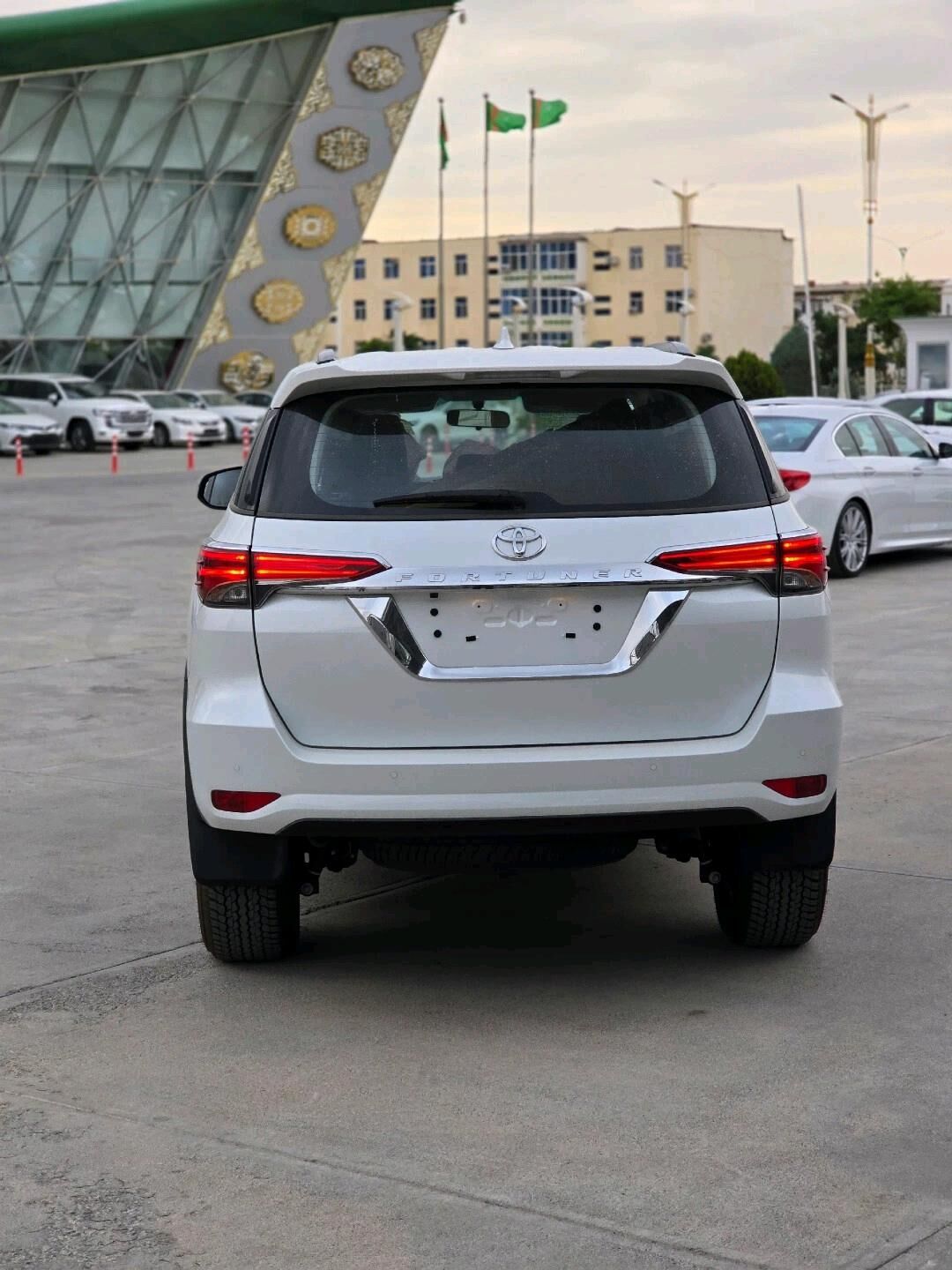 Toyota Fortuner 2024 - 660 000 TMT - 11 mkr - img 4