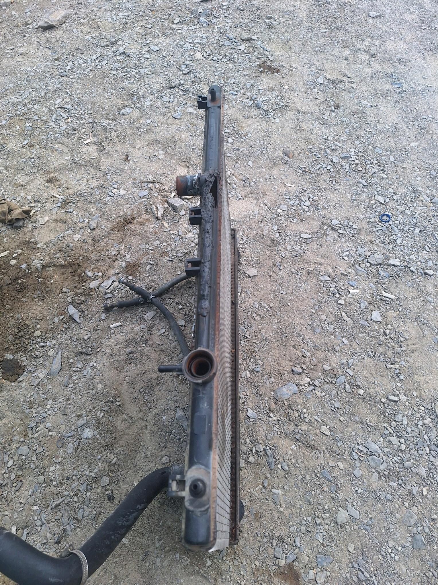 CAMRY RADIATOR MORDA 220 TMT - Бахарден - img 3