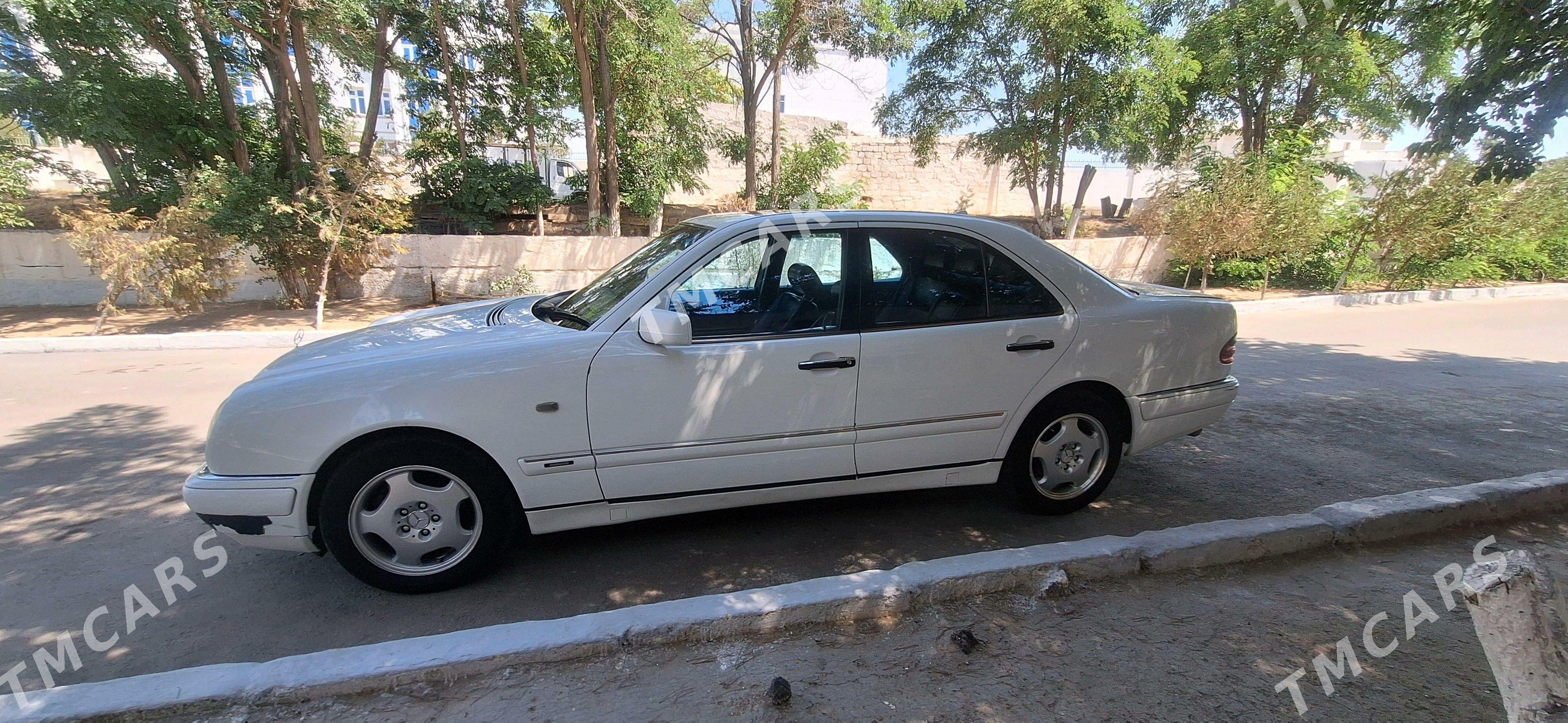 Mercedes-Benz C320 1999 - 120 000 TMT - Туркменбаши - img 5