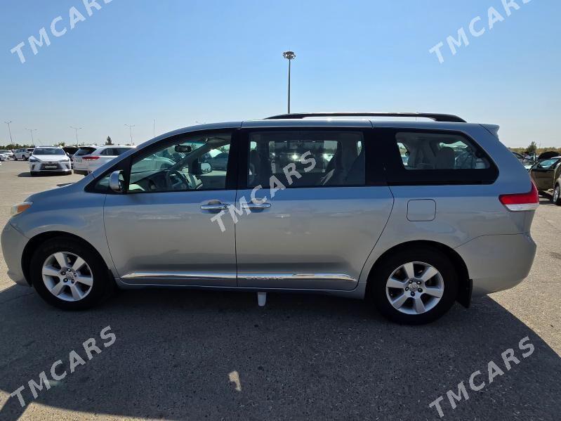 Toyota Sienna 2012 - 280 000 TMT - Дянев - img 4
