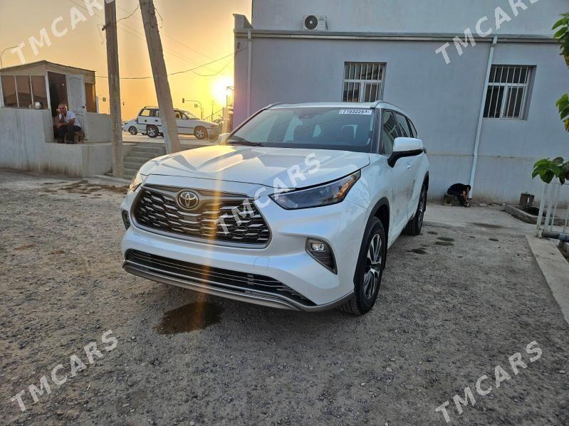 Toyota Highlander 2022 - 540 000 TMT - Мары - img 8