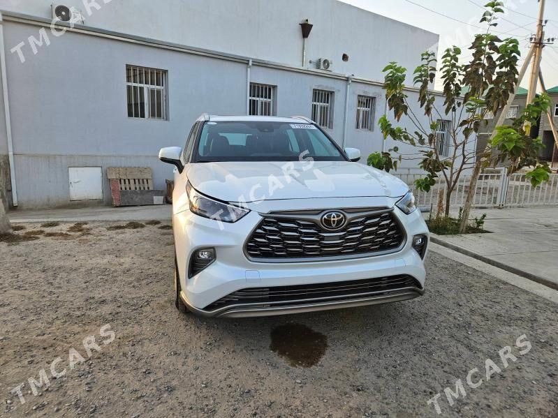 Toyota Highlander 2022 - 540 000 TMT - Мары - img 9
