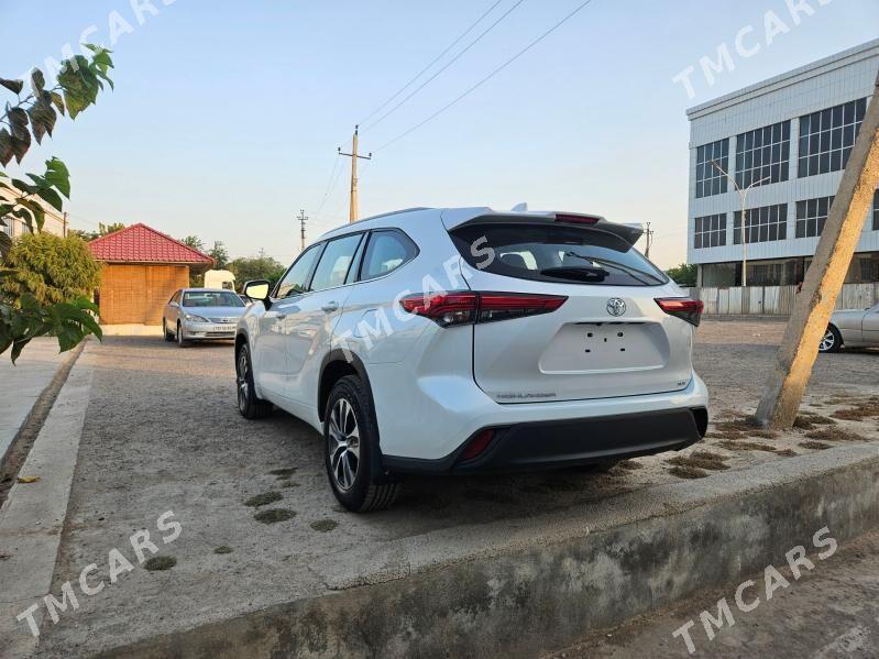 Toyota Highlander 2022 - 540 000 TMT - Мары - img 2