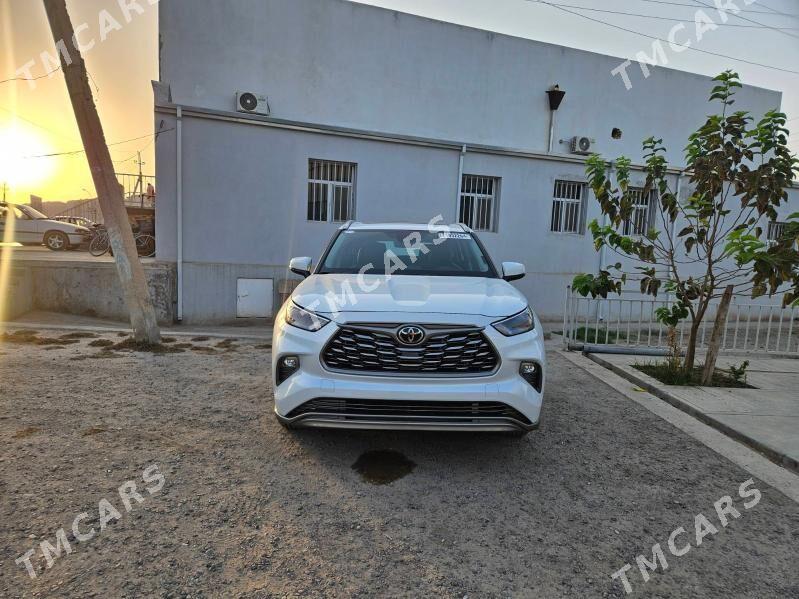 Toyota Highlander 2022 - 540 000 TMT - Мары - img 5