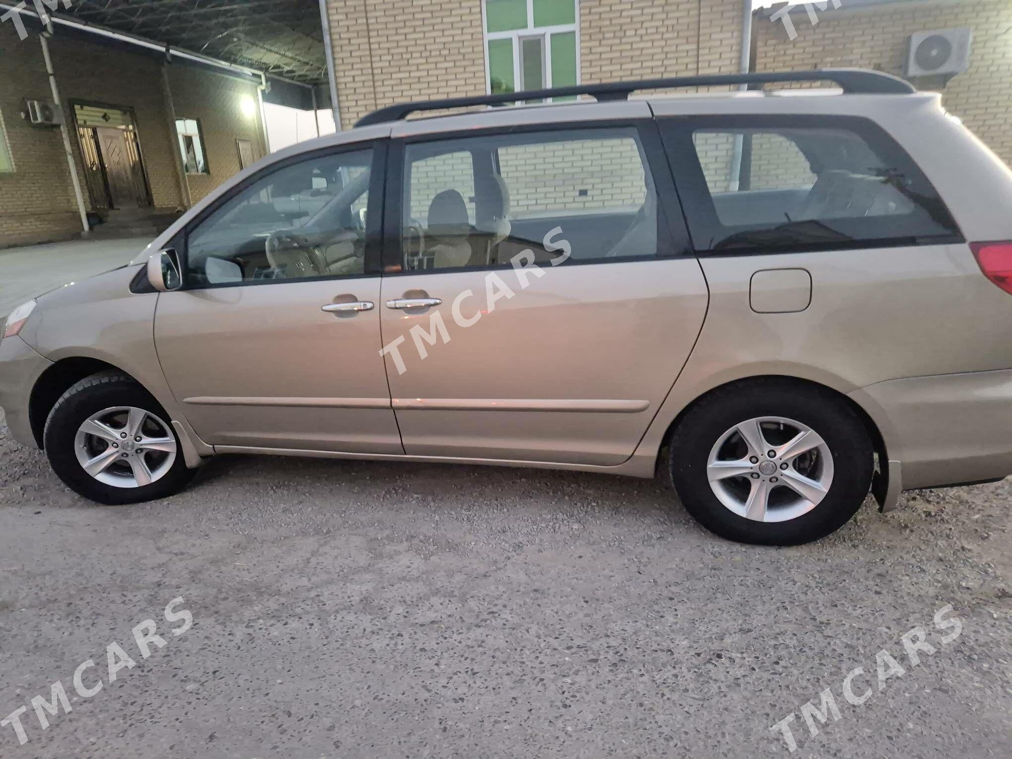 Toyota Sienna 2009 - 240 000 TMT - Mary - img 3
