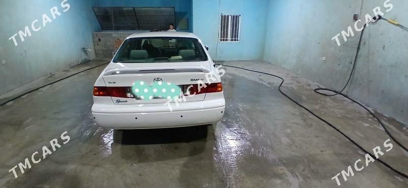 Toyota Camry 2000 - 120 000 TMT - Ак-Бугдайский этрап - img 2