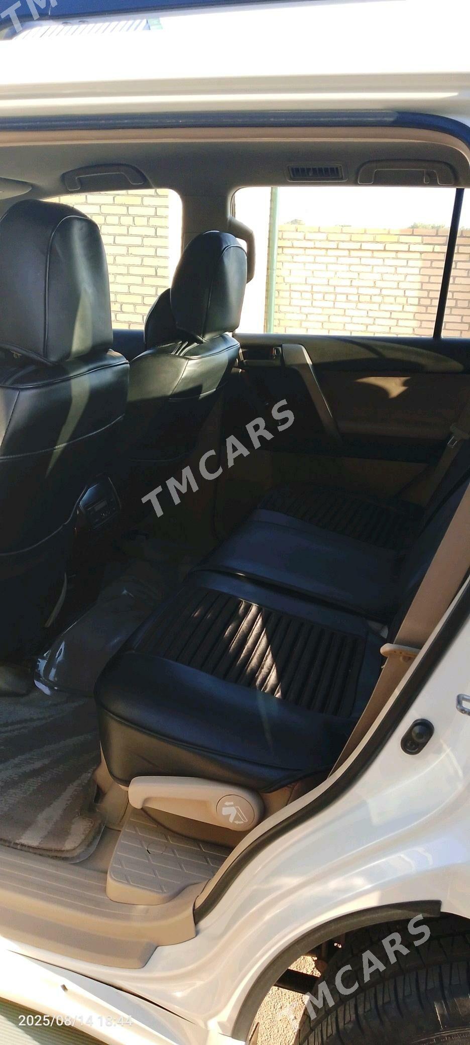 Toyota Land Cruiser Prado 2012 - 600 000 TMT - Туркменабат - img 7