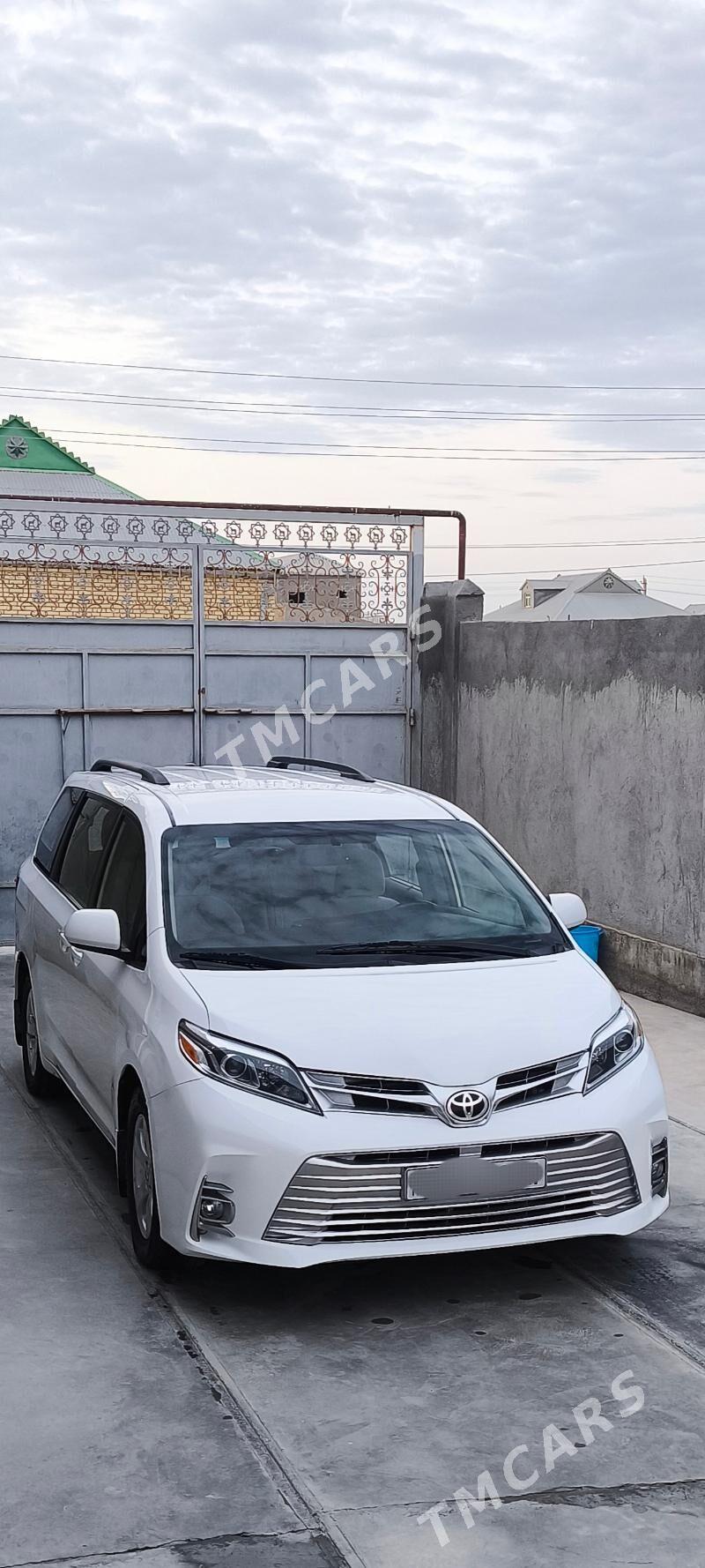 Toyota Sienna 2017 - 349 999 TMT - Теджен - img 5