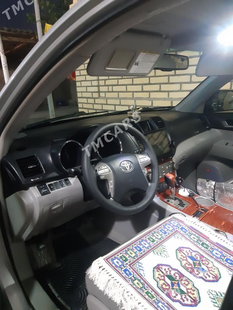 Toyota Highlander 2010 - 320 000 TMT - Мары - img 3