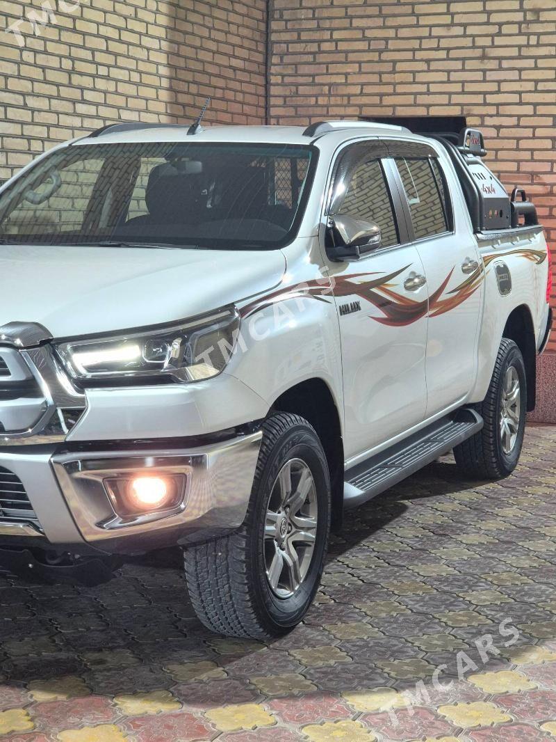Toyota Hilux 2025 - 710 000 TMT - Мары - img 3