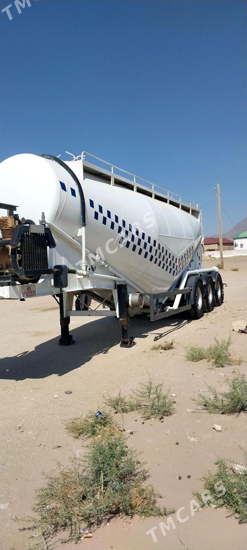 Kogel Euro Trailer 2013 - 500 000 TMT - Jebel - img 2