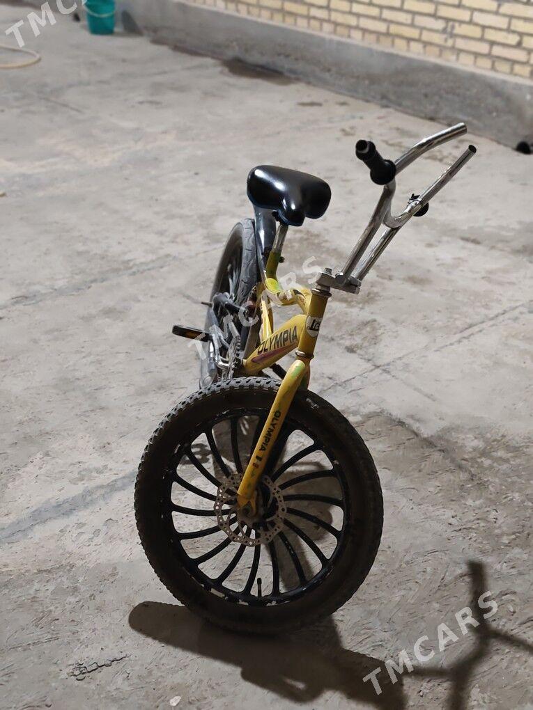 welik olimpia bmx - Çärjew - img 2