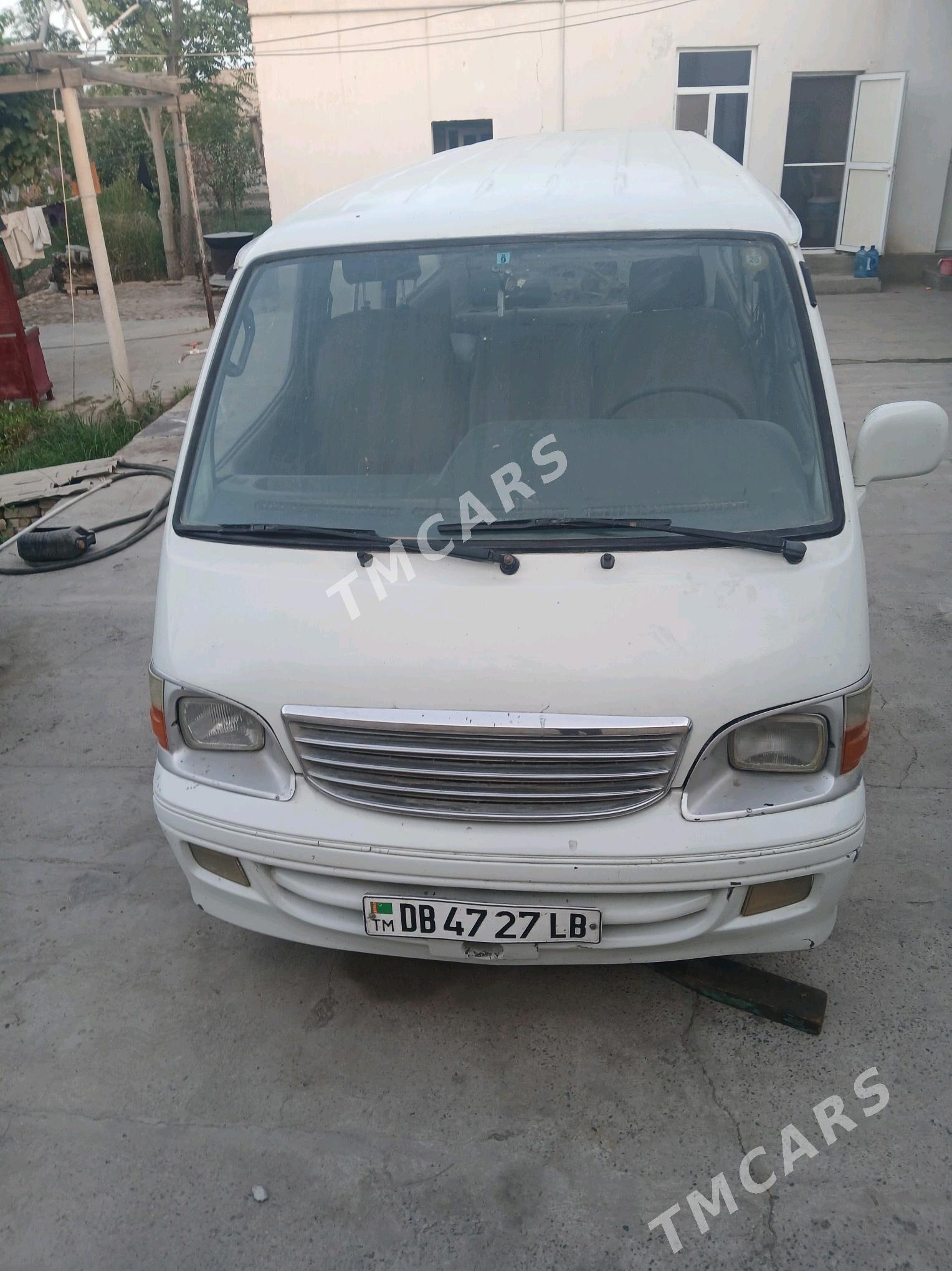 Toyota Hiace 2005 - 80 000 TMT - Saýat - img 2