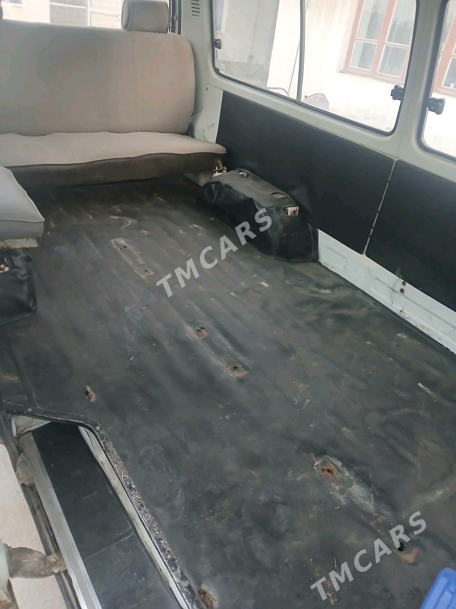 Toyota Hiace 2005 - 80 000 TMT - Saýat - img 6